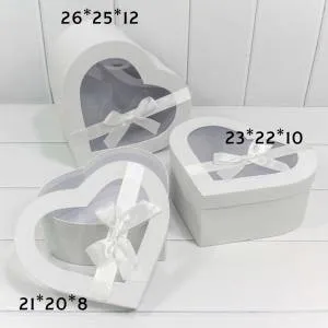 Коробка 21*20*8 см "Сердце" атласный бант белый