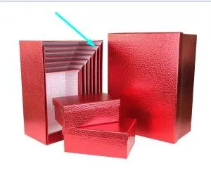 Коробка Текстура кожи красная 33*25.5*14.5 /SY605-RED