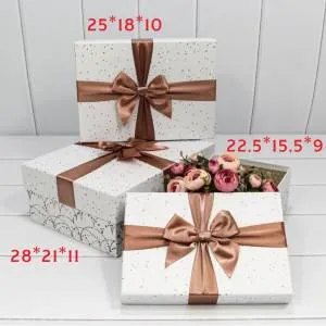 Коробка 25*18*10 см Белая с бантом