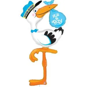 Аист с новорожденным