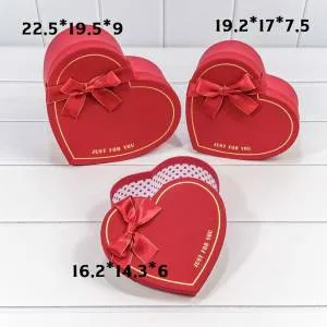 Коробка 19,2*17*7,5 см. сердце с бантом, красная