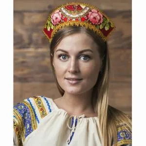 Кокошник "Вдохновение" 2016529 (на бордовом)