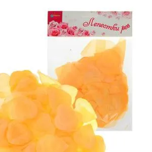 Лепестки роз в форме сердца 1195968