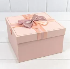 Коробка 19*19*10,8 см персиковая  с бантом